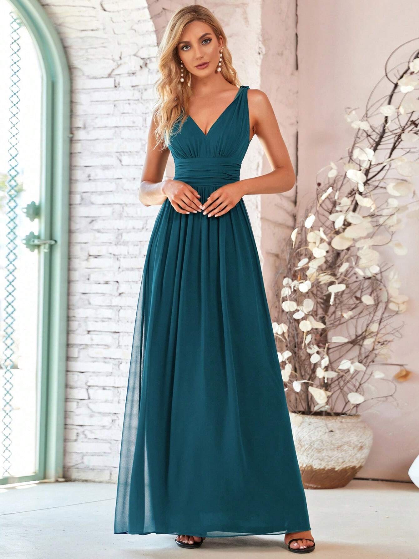 Elegant Chiffon V-Neck Sleeveless Ruched Long Black Bridesmaid Dress, Suitable For Spring/Summer Wedding - image 13