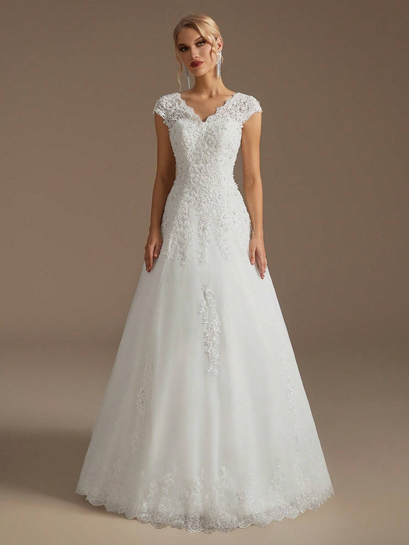 Elegant V-Neck A-Line Applique Handmade Beaded Wedding Dress For Bride Spring