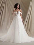Romantic Sweetheart Sleeveless Wedding Dress With Floral Applique Details, Extremely Long, For Valentine's