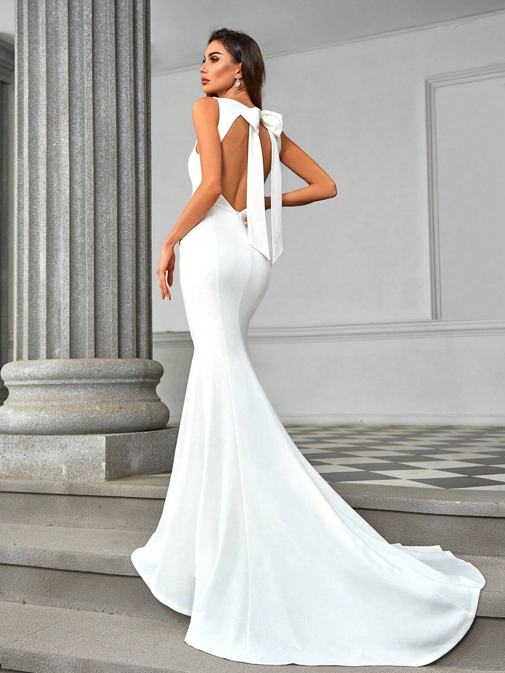 Belle Elegant, Gorgeous, Romantic, Sexy, Bow Decorated Fish Tail Wedding Dress With Ultra-Long Train White