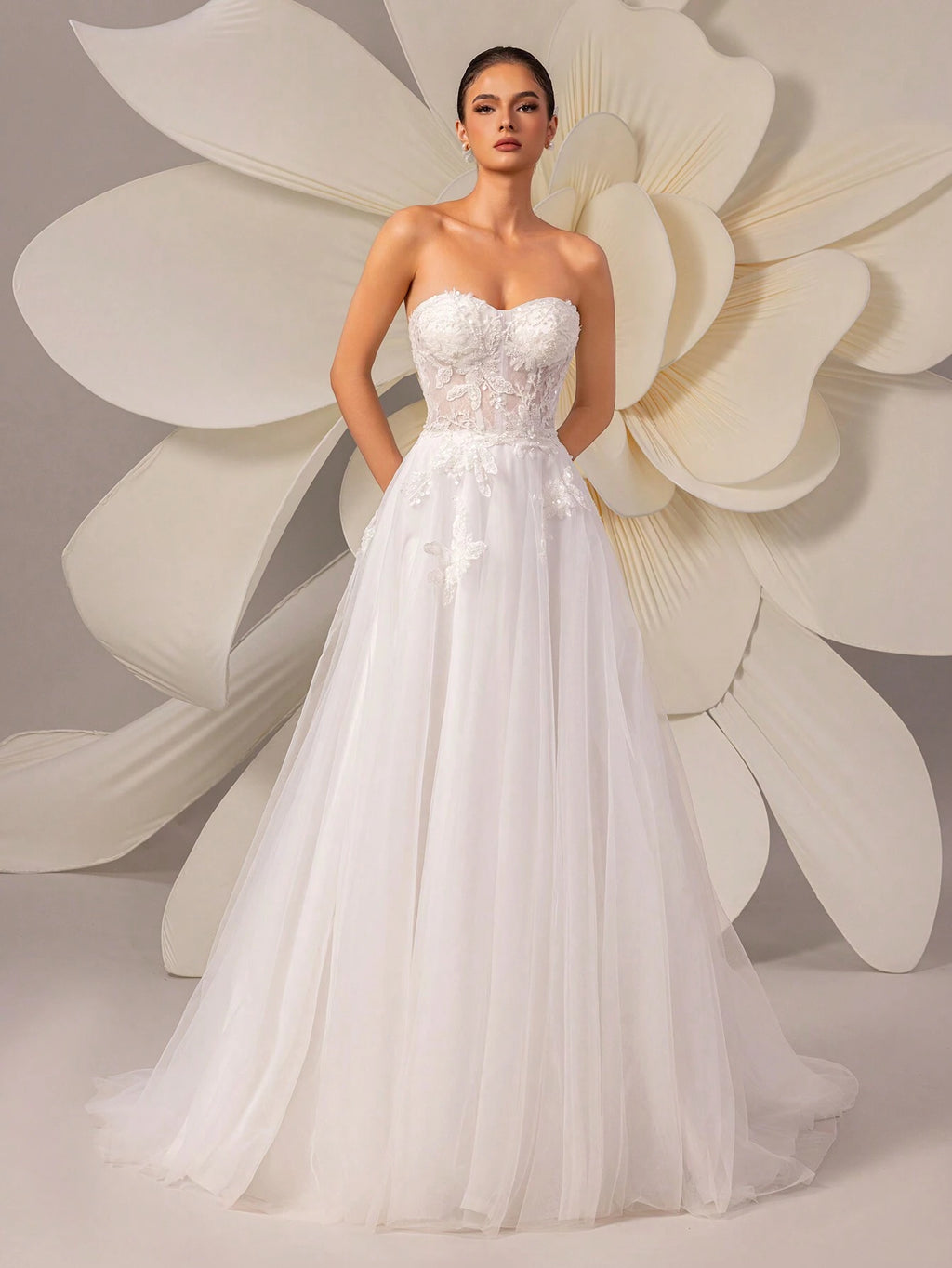 HEARBOBO Sexy Sleeveless Wedding Dress, Featuring Strapless Neckline, Long Tulle Skirt And Delicate Applique - image 7