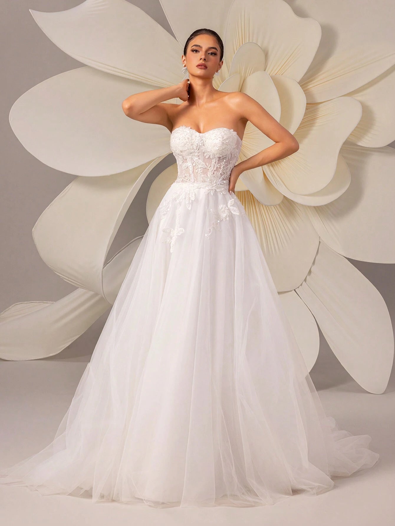 HEARBOBO Sexy Sleeveless Wedding Dress, Featuring Strapless Neckline, Long Tulle Skirt And Delicate Applique - image 4