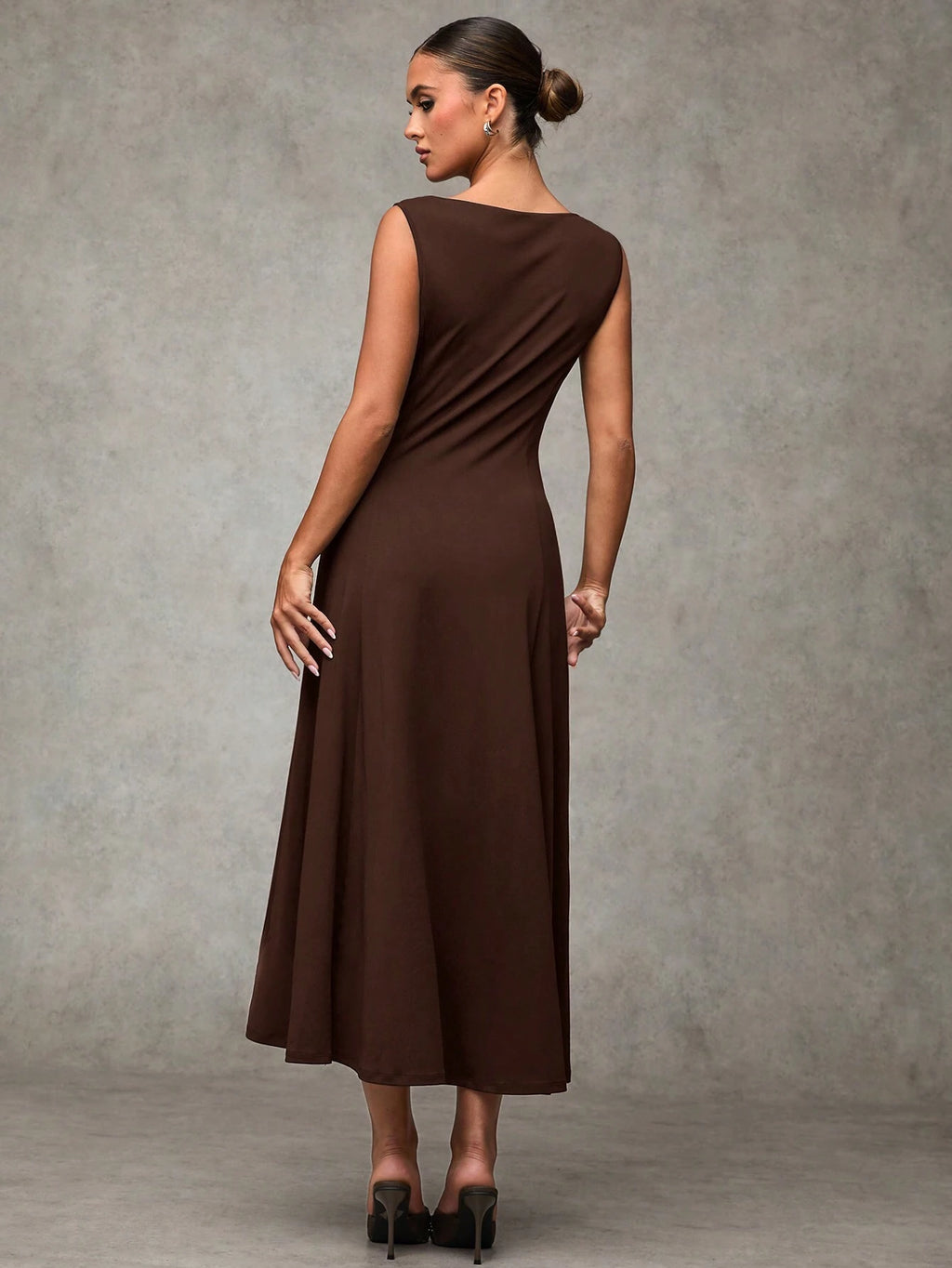 BAE Women's Solid Color Round Neck Sleeveless Elegant Summer Dress