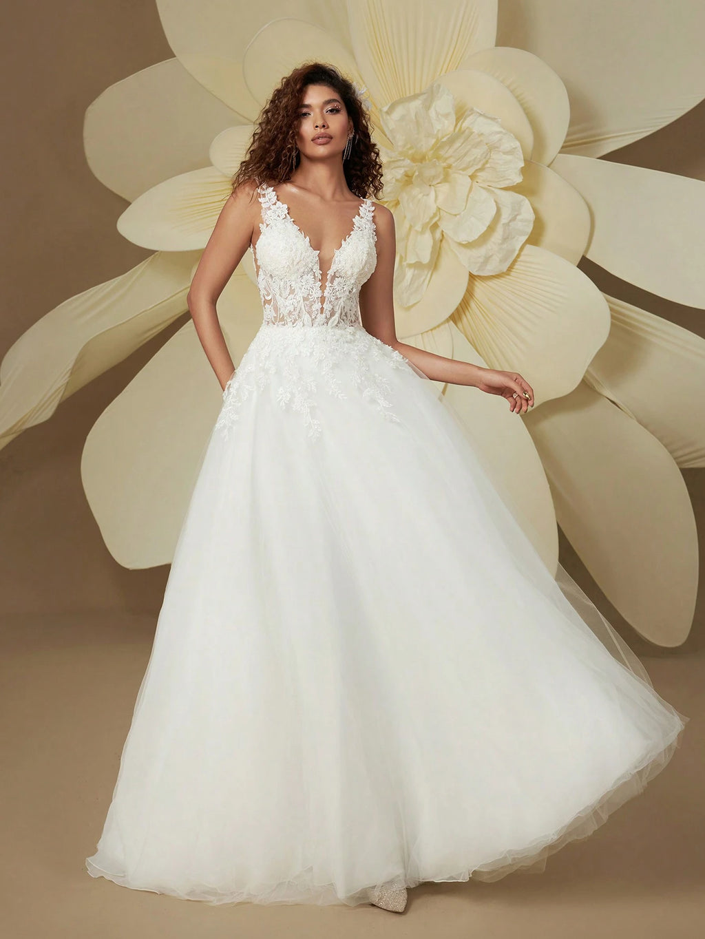HEARBOBO Elegant V-Neck Backless Luxury 3D Floral Embroidery Wedding Dress White - image 6