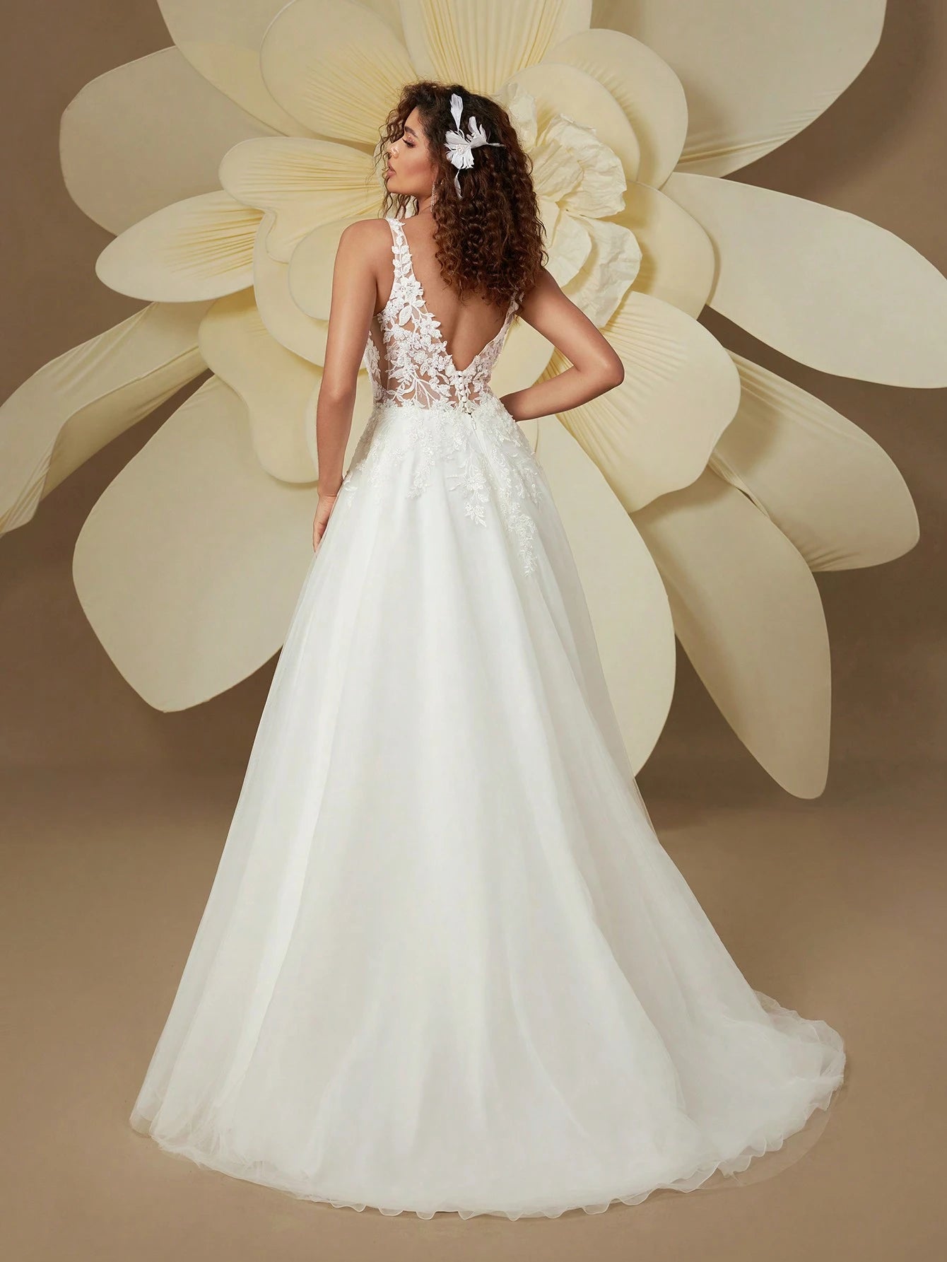 HEARBOBO Elegant V-Neck Backless Luxury 3D Floral Embroidery Wedding Dress White - image 2