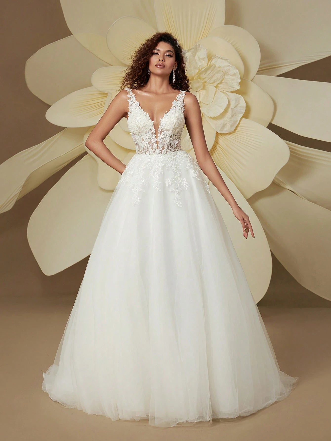 HEARBOBO Elegant V-Neck Backless Luxury 3D Floral Embroidery Wedding Dress White - image 5