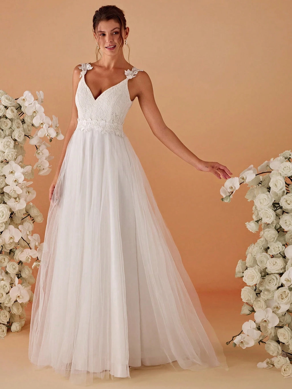 EVERPRETTY Elegant Lace Contrast Color Mesh Sleeveless Wedding Dress, Graceful White Bridal Gown, Suitable - image 5