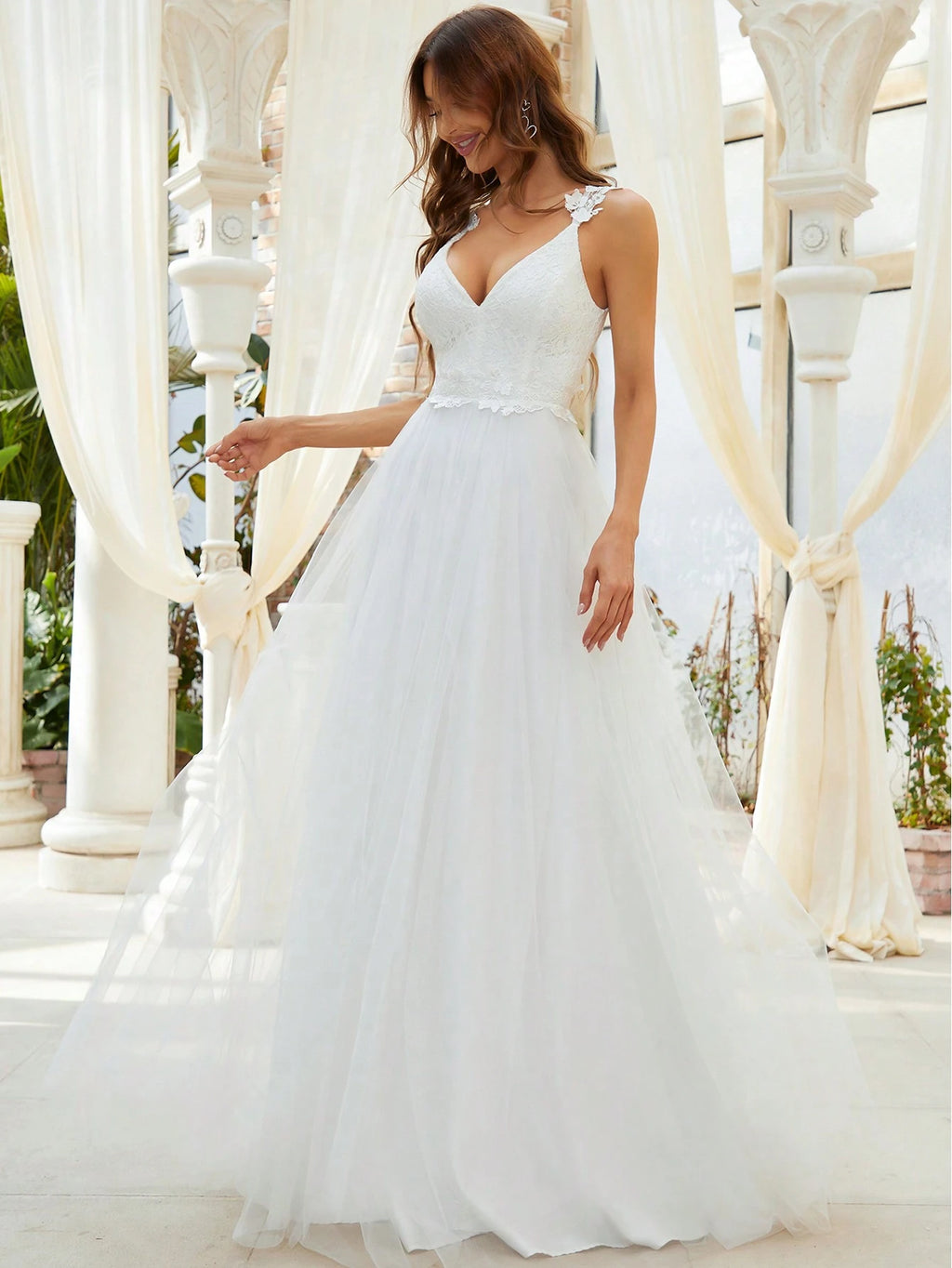 EVERPRETTY Elegant Lace Contrast Color Mesh Sleeveless Wedding Dress, Graceful White Bridal Gown, Suitable - image 3