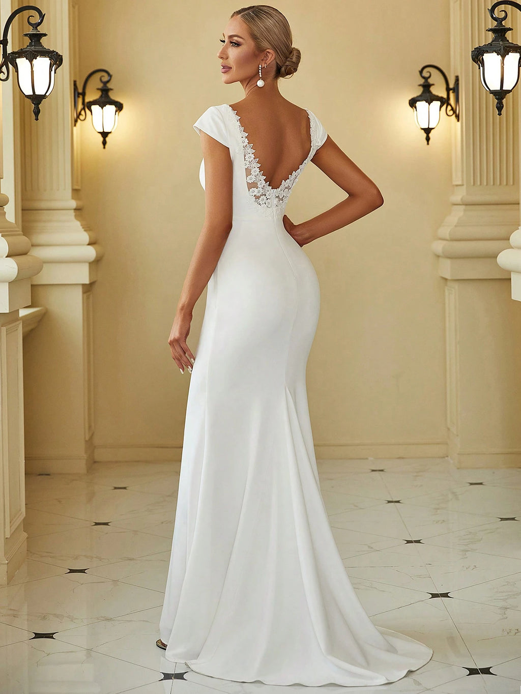 EVERPRETTY Sexy & Elegant Minimalist V-Neck Backless Lace Patchwork Backless Wedding Dress, White Formal