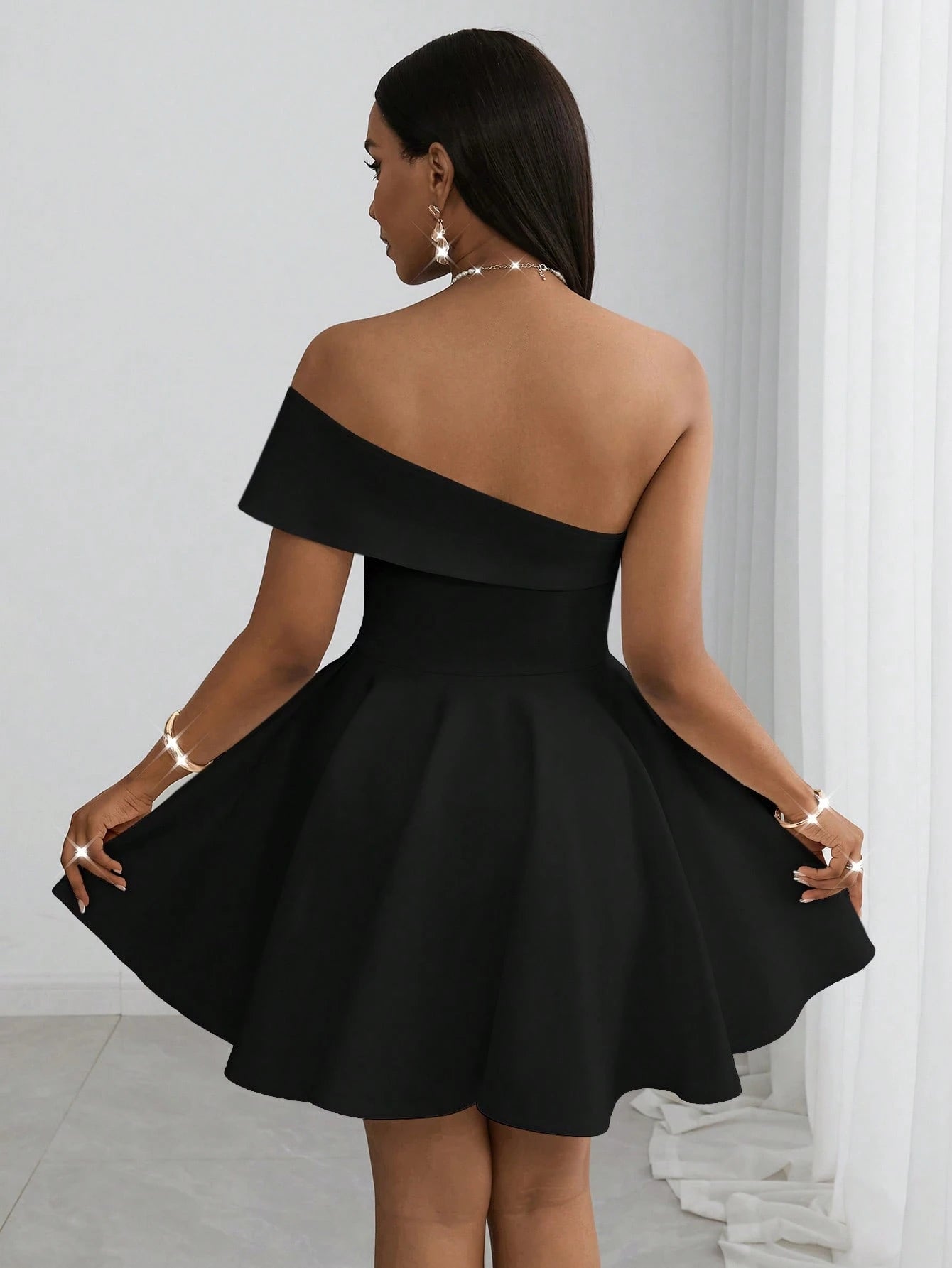 Slaydiva New Spring/Summer 2025 White Off-Shoulder Mini Dress -