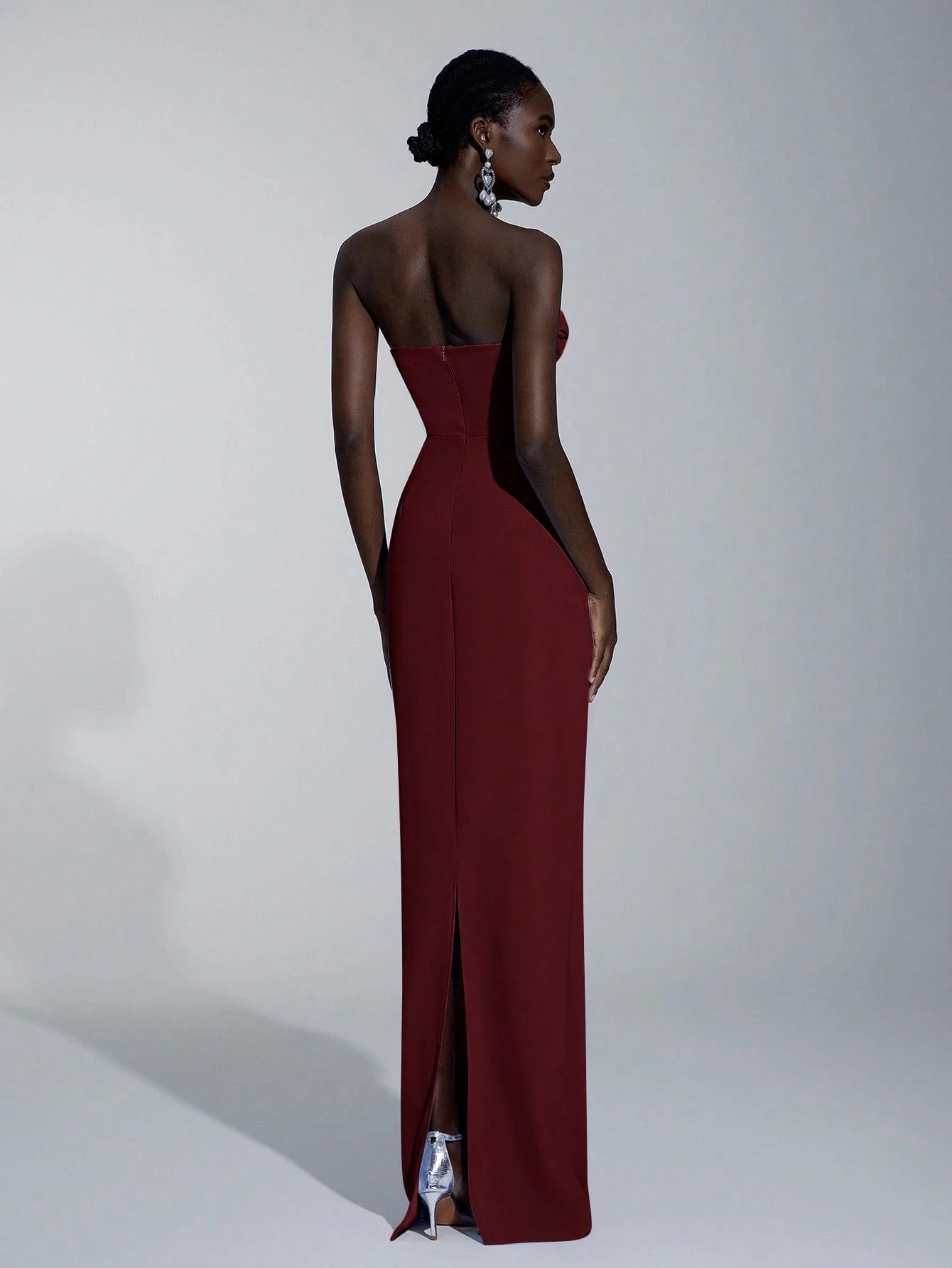 Elitara Elegant Minimalist Split Bandeau Plunging Neckline Fitted Maxi Slit Back Bridesmaid Dress - image 9