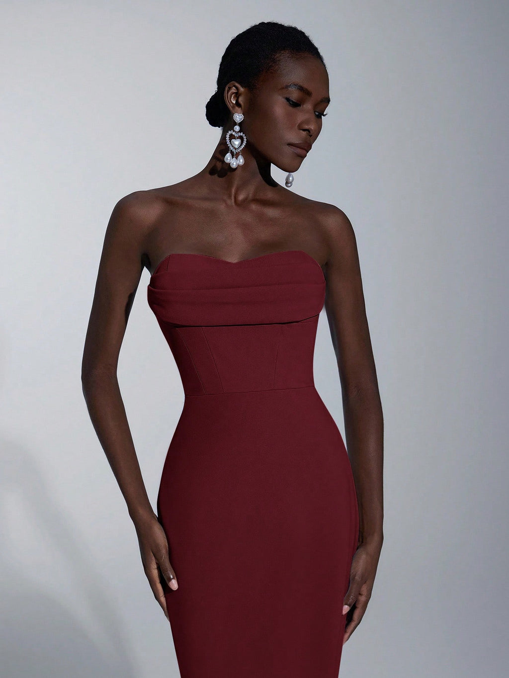 Elitara Elegant Minimalist Split Bandeau Plunging Neckline Fitted Maxi Slit Back Bridesmaid Dress - image 10