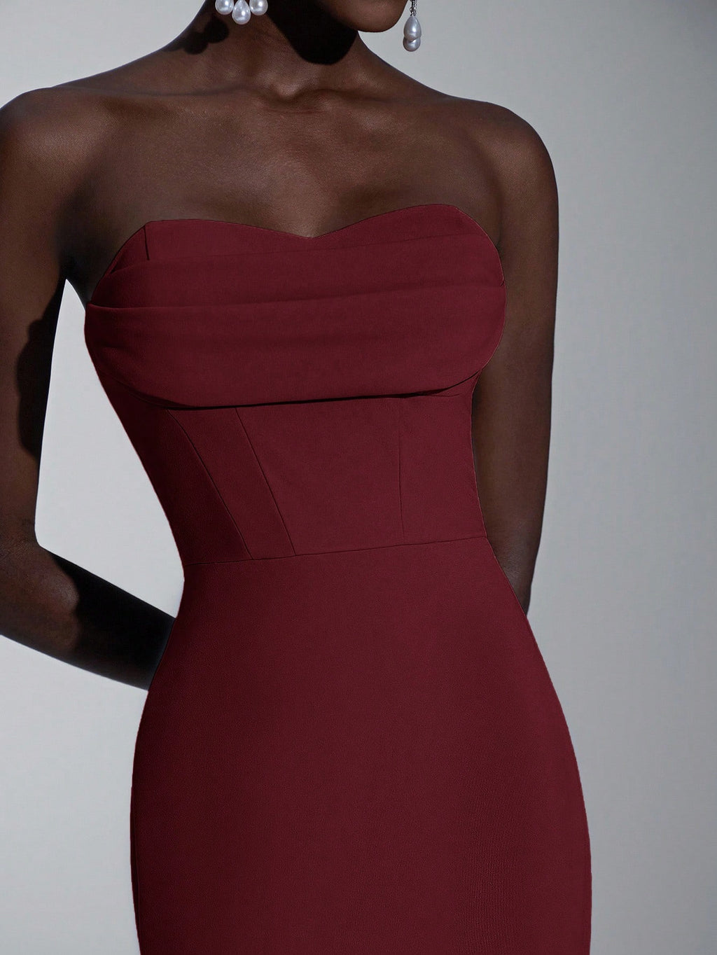 Elitara Elegant Minimalist Split Bandeau Plunging Neckline Fitted Maxi Slit Back Bridesmaid Dress - image 20