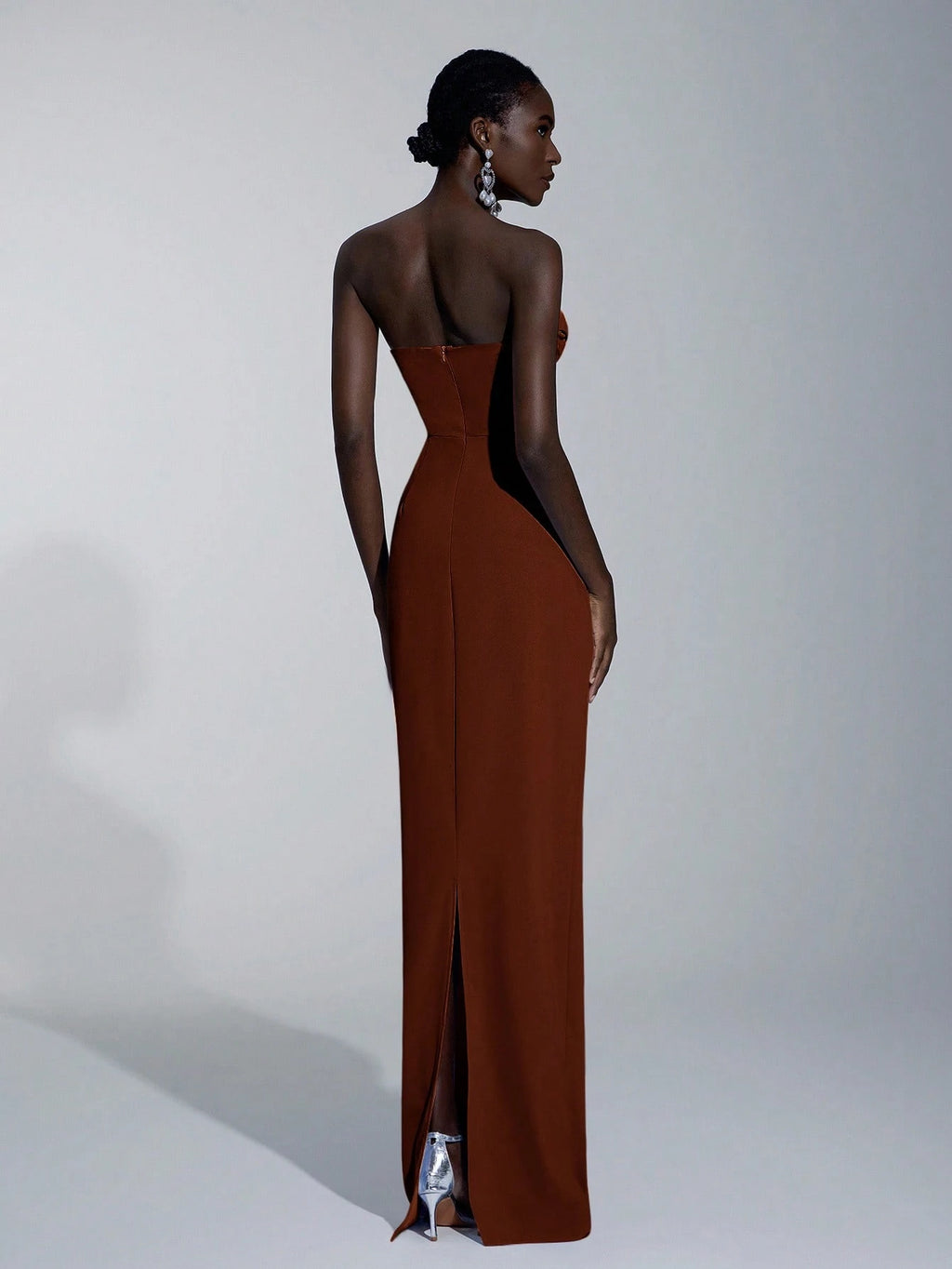 Elitara Elegant Minimalist Split Bandeau Plunging Neckline Fitted Maxi Slit Back Bridesmaid Dress - image 12