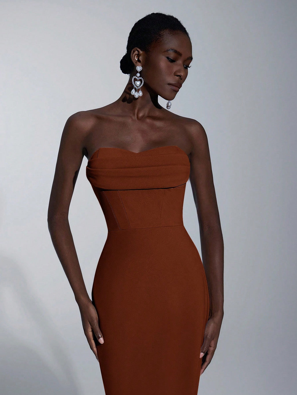 Elitara Elegant Minimalist Split Bandeau Plunging Neckline Fitted Maxi Slit Back Bridesmaid Dress - image 13