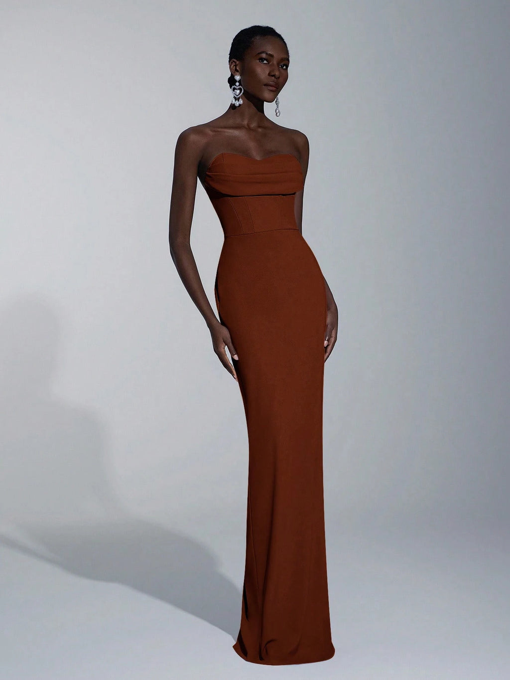 Elitara Elegant Minimalist Split Bandeau Plunging Neckline Fitted Maxi Slit Back Bridesmaid Dress - image 14