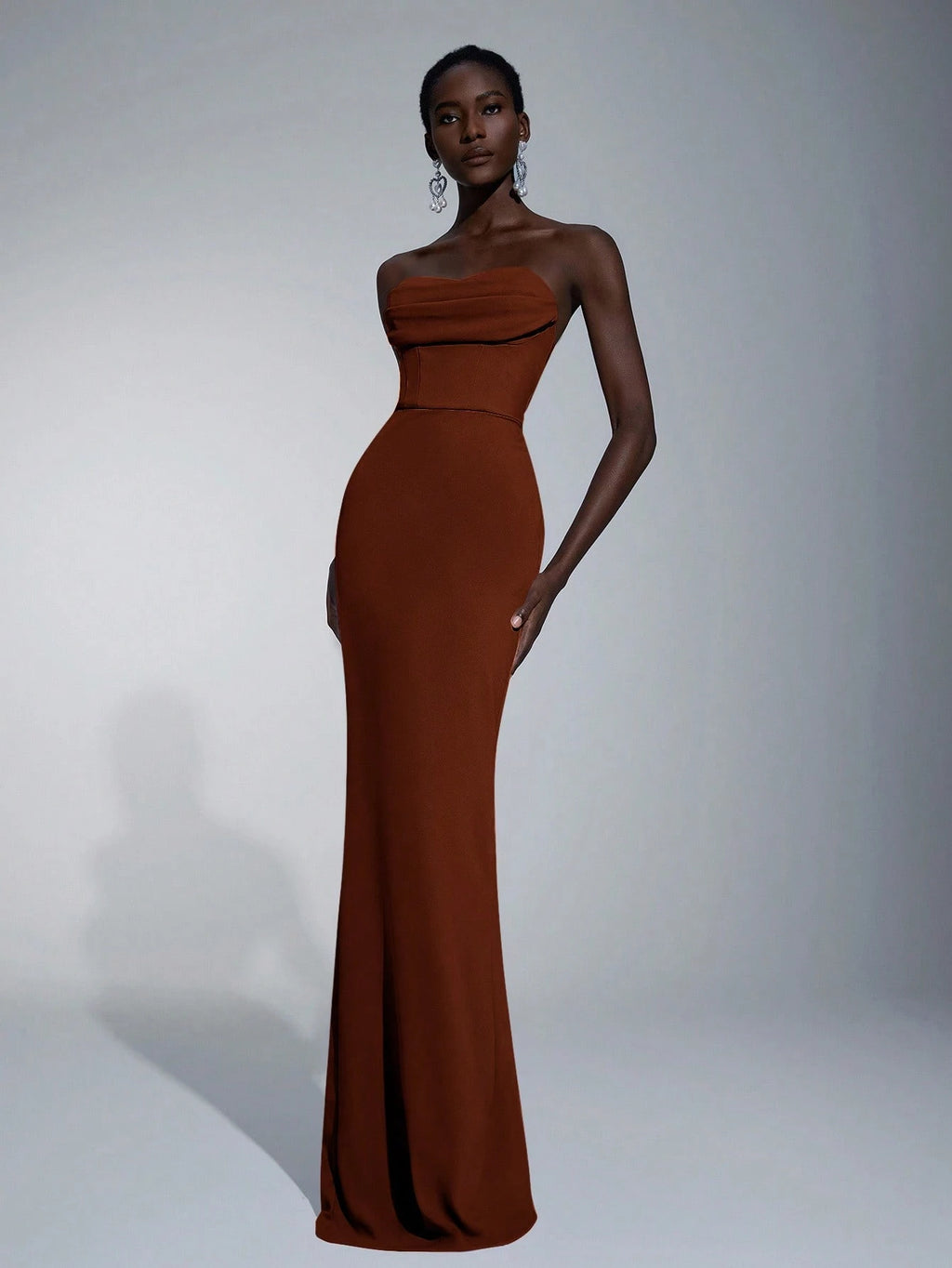 Elitara Elegant Minimalist Split Bandeau Plunging Neckline Fitted Maxi Slit Back Bridesmaid Dress - image 17