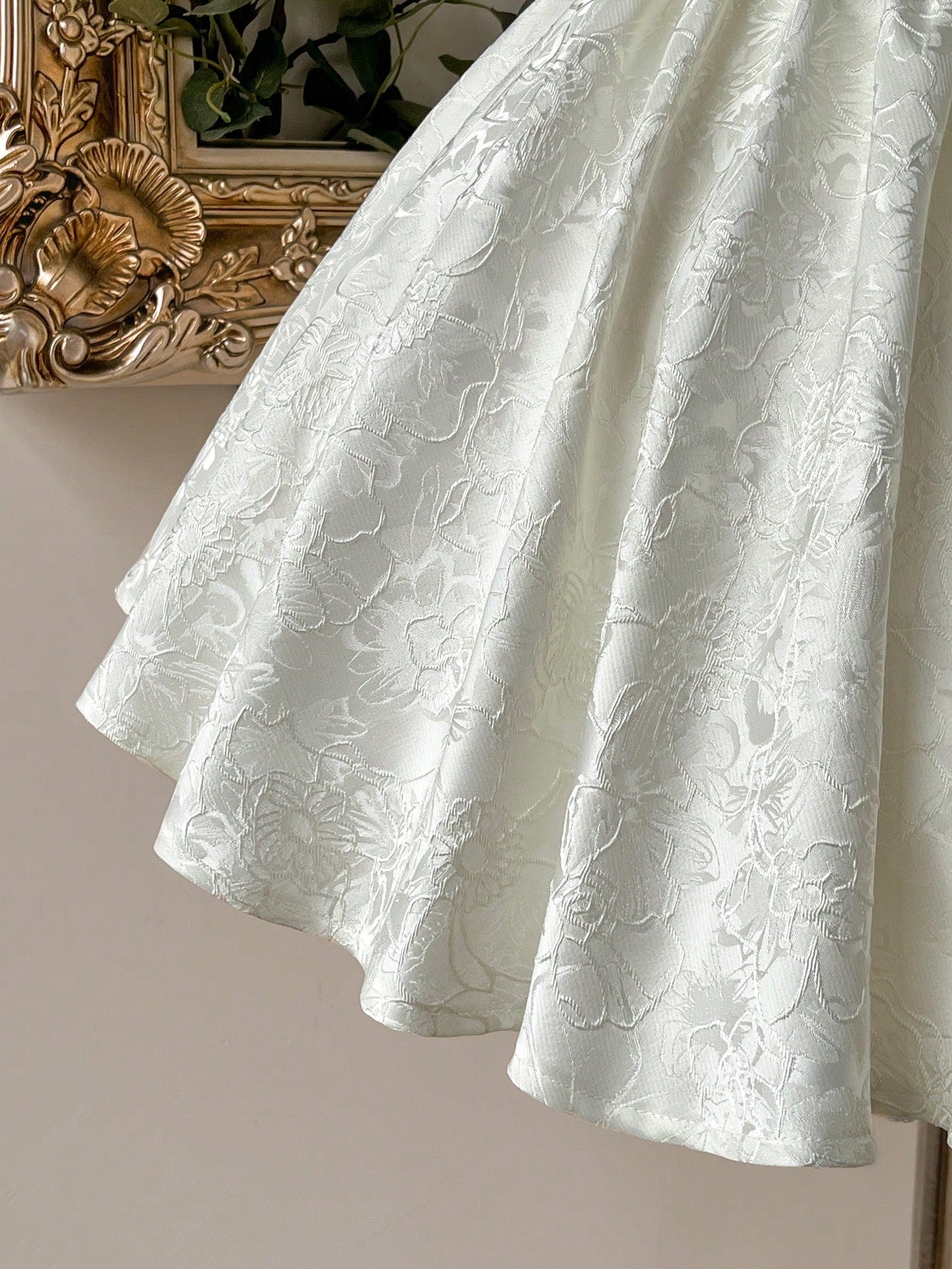 Lovelzi Elegant White Summer Cocktail Formal Wedding Guest Dress,Jacquard Satin Halter Deep V-Neck Mermaid - image 3