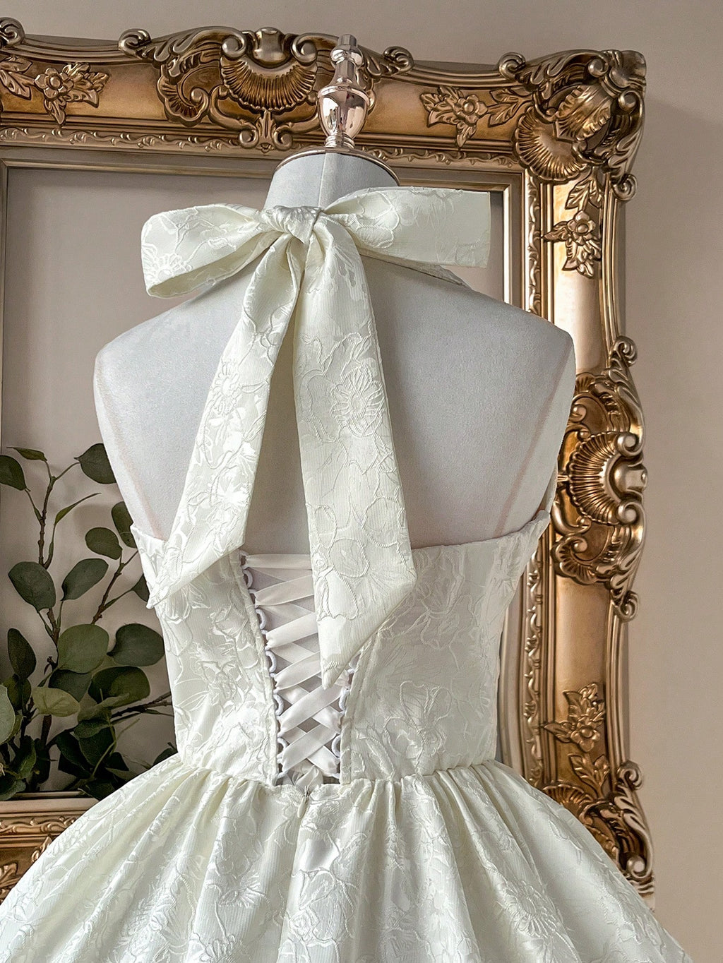Lovelzi Elegant White Summer Cocktail Formal Wedding Guest Dress,Jacquard Satin Halter Deep V-Neck Mermaid - image 7