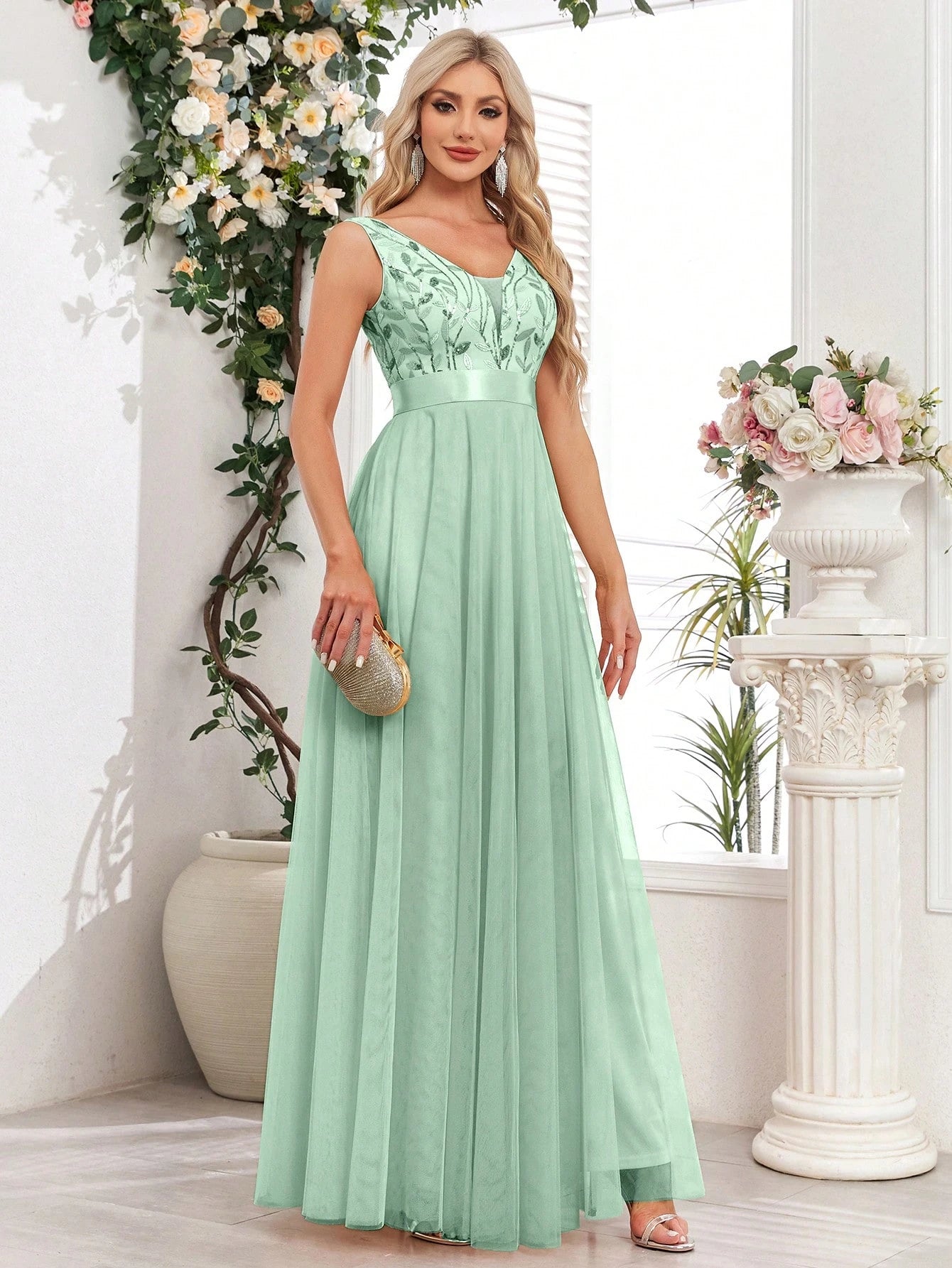XUCTHHC Elegant Sequin Embroidery & Mesh V-Neck Sleeveless A-Line