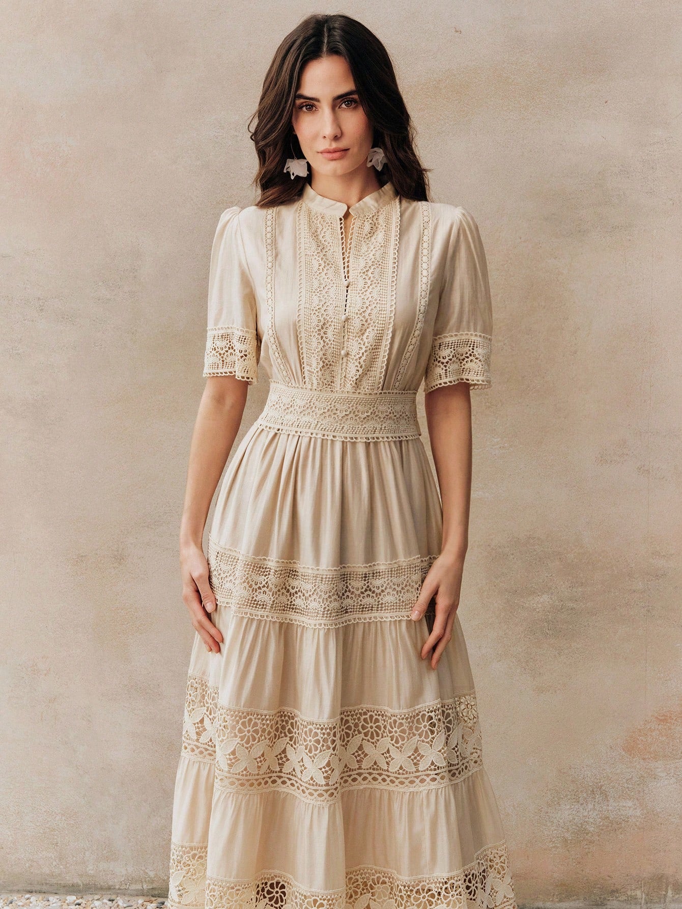 Anewsta Elegant Solid Color Lace Patchwork Round Neck Waist Cinched