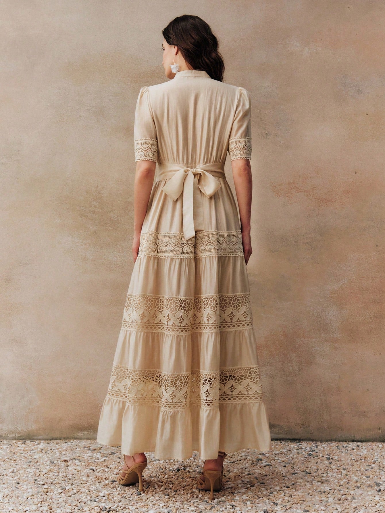Anewsta Elegant Solid Color Lace Patchwork Round Neck Waist Cinched