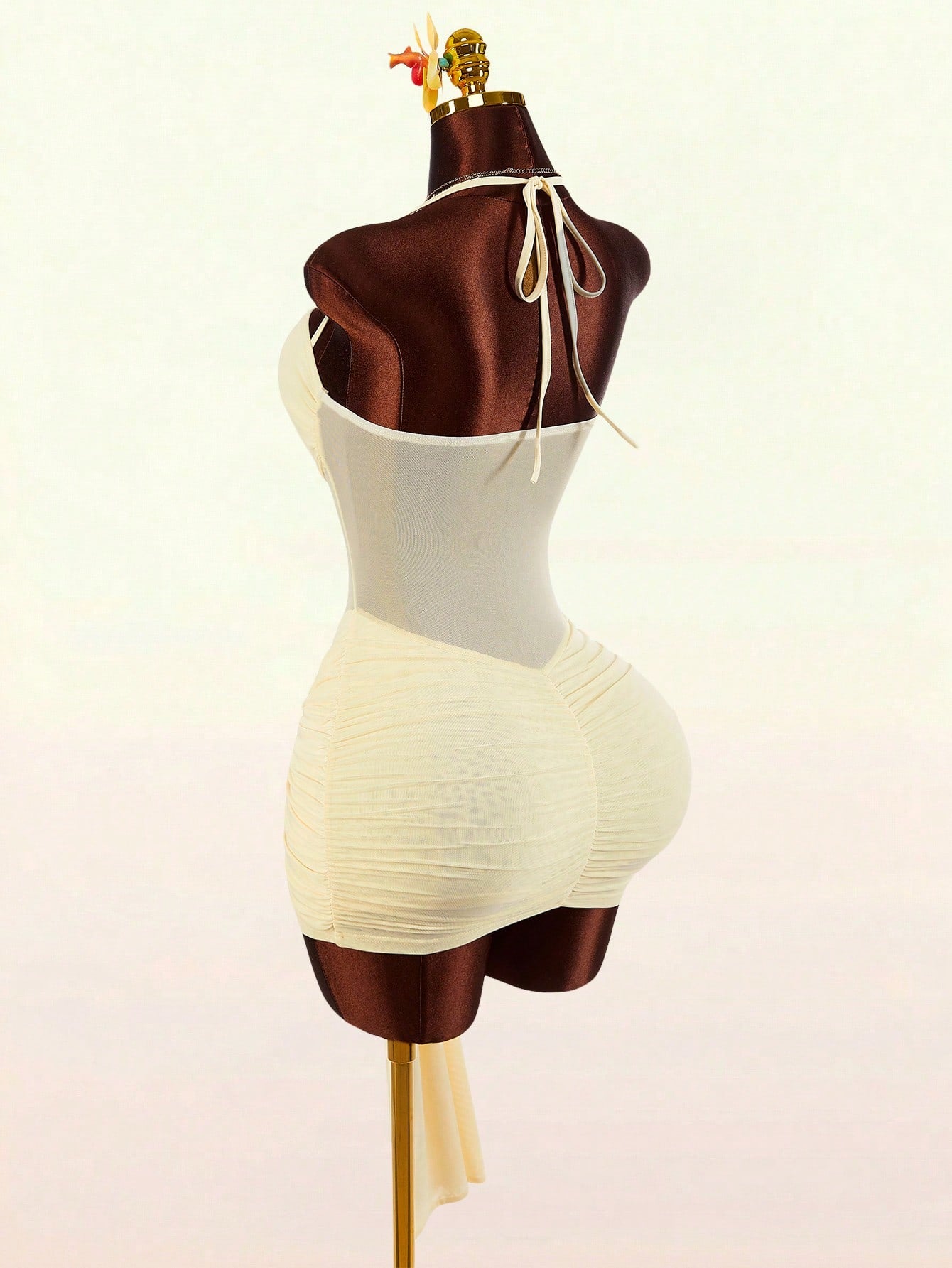 Amplova Romantic Yellow Spring Vacation Halter Front Twist V-Neck