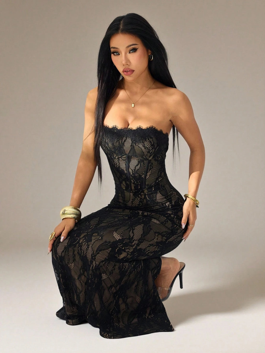 PETITE Women's Elegant Black Floral Lace Square Neck Bustier Tight