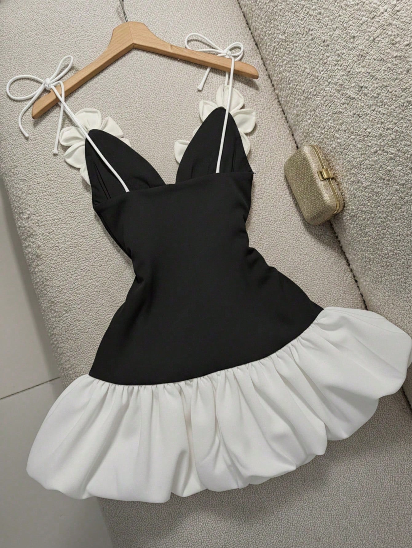 Women's Handmade Floral 3D Decor Deep V-Neck Spaghetti Strap Tie-Up