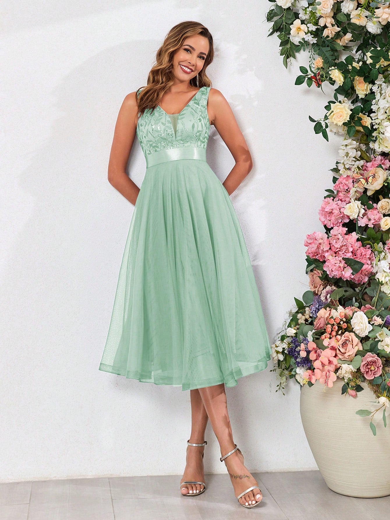XUCTHHC Elegant V-Neck Sleeveless Sequin Embroidery & Mesh A-Line Bridesmaid Dress Wedding - image 16