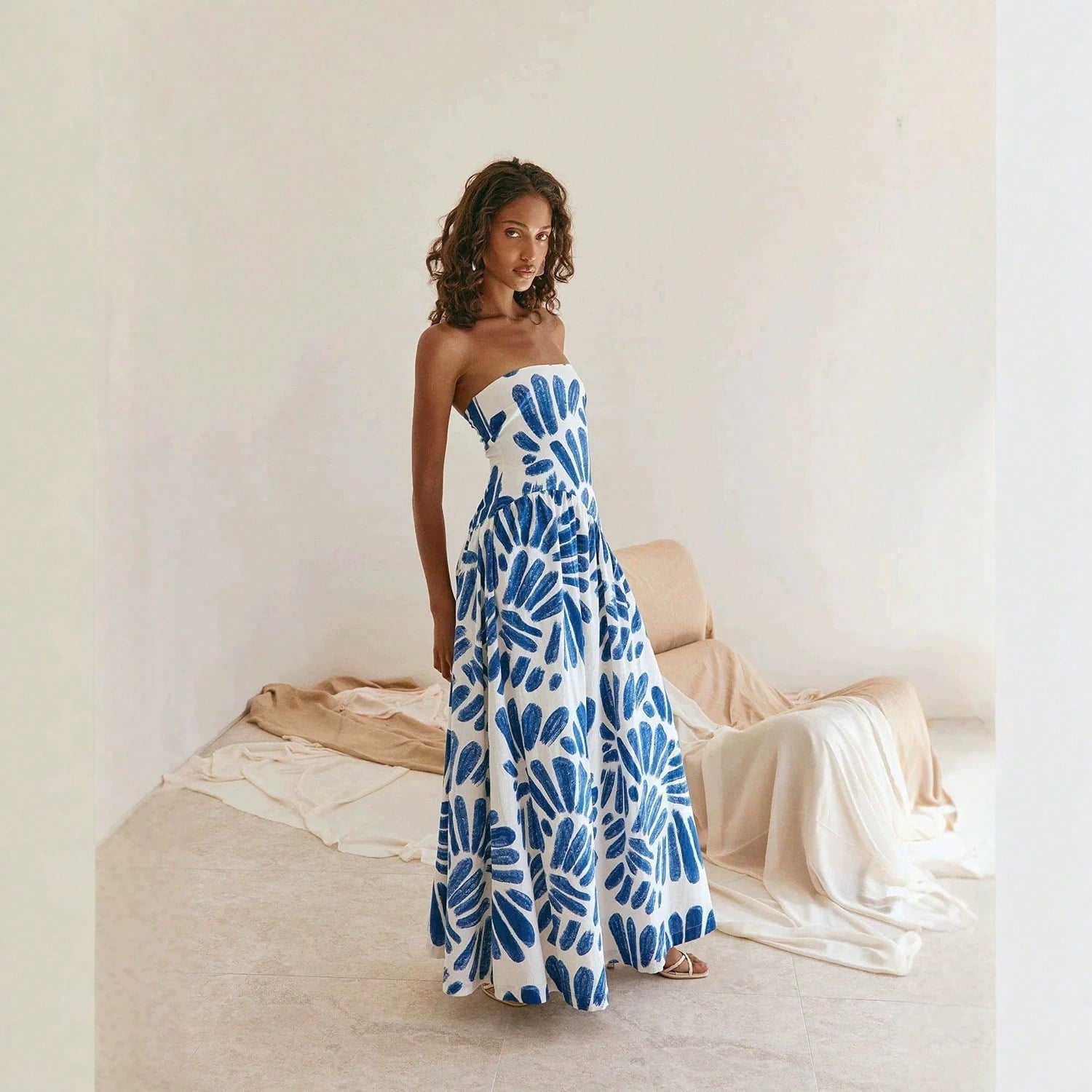 KZKZWK Abstract Brushstroke Print Strapless Maxi Dress, White & Blue A-Line Vacation Sundress - image 3
