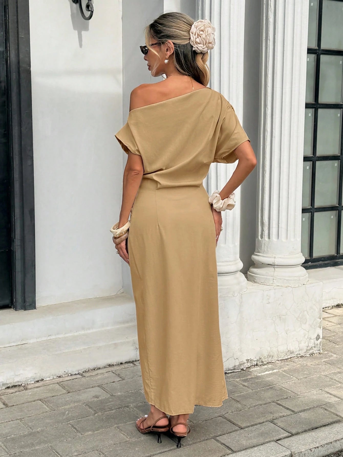 Women's Solid Color Asymmetrical Shoulder Fashionable Minimalist