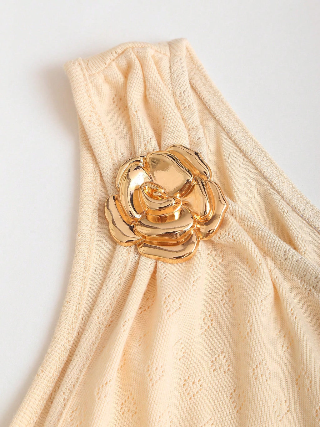 Sweetra Women's Metal Flower Decor Ruched Shoulder Ruched Hem