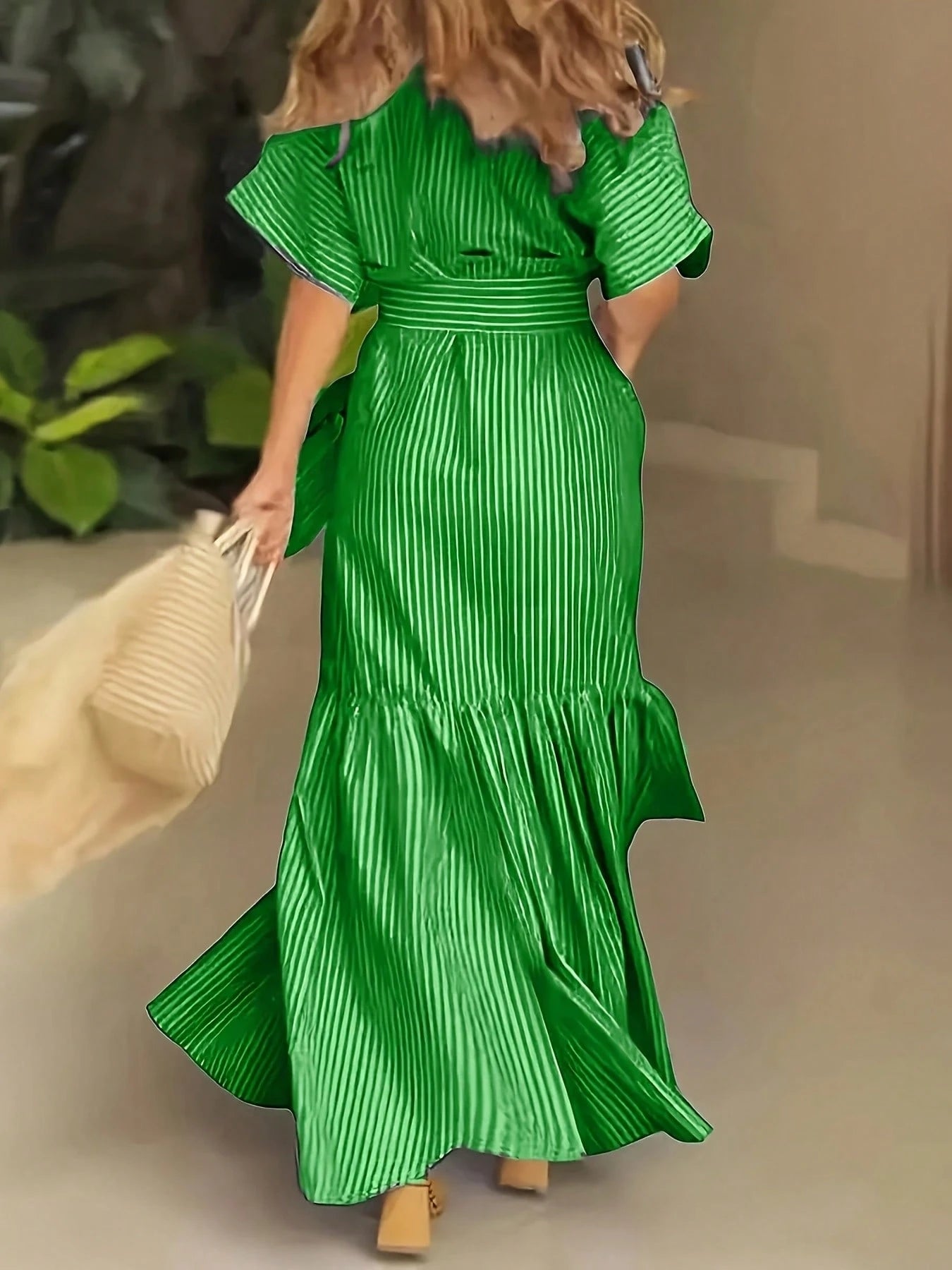 Ladies' Elegant Long Dress - From Formal Occasions To Daily
