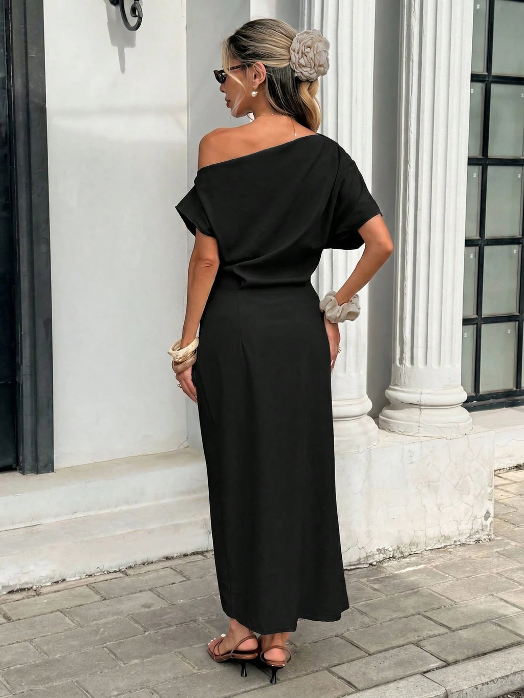 Women's Solid Color Asymmetrical Shoulder Fashionable Minimalist