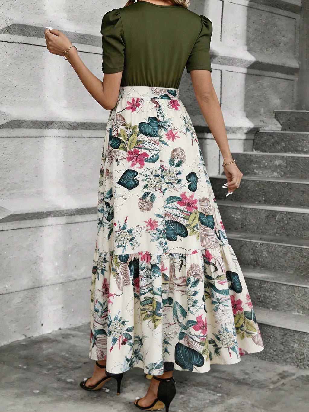 Women's Elegant A-Line Geometric Print Midi Dress With Petal Sleeve