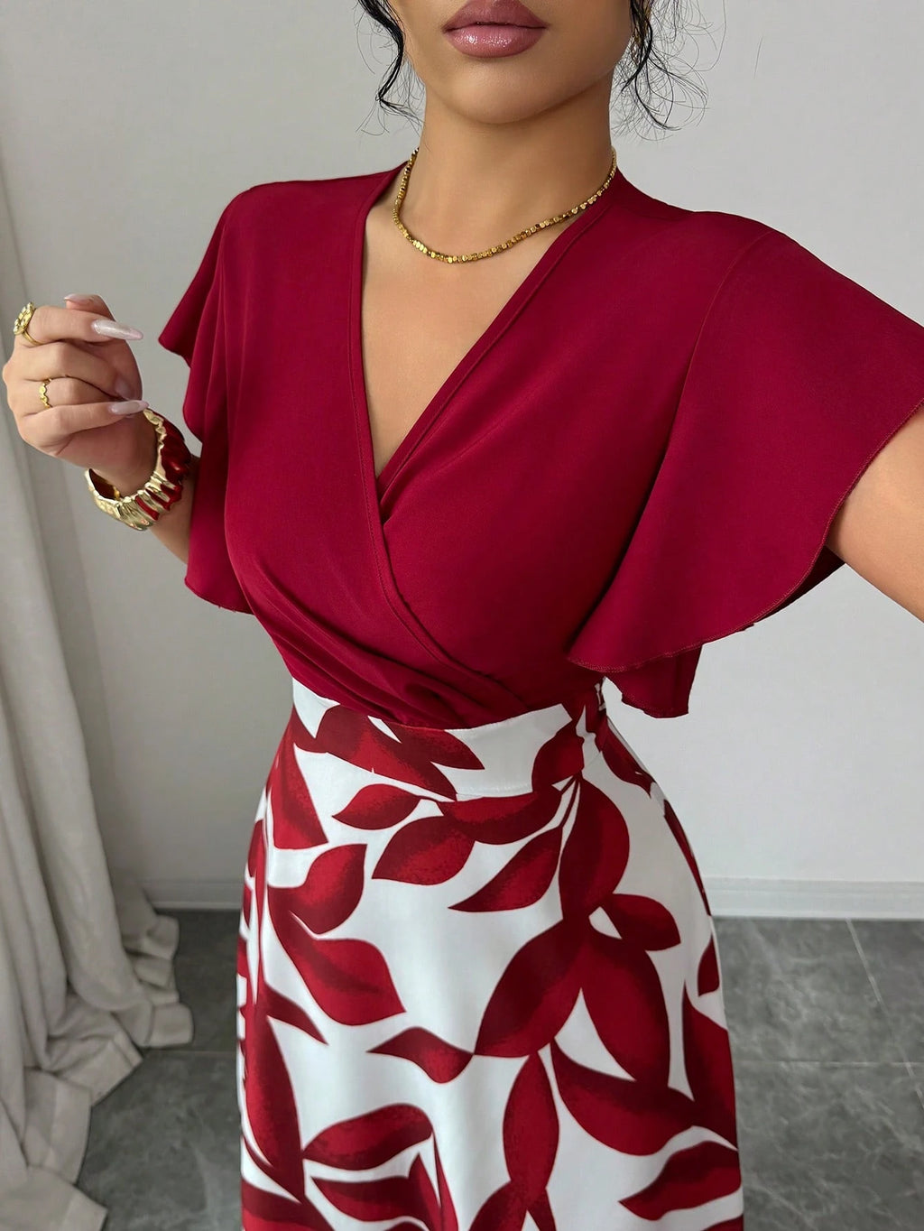 Elenzga Women's Elegant Burgundy Red Leaf Pattern Ruched Cap Sleeve