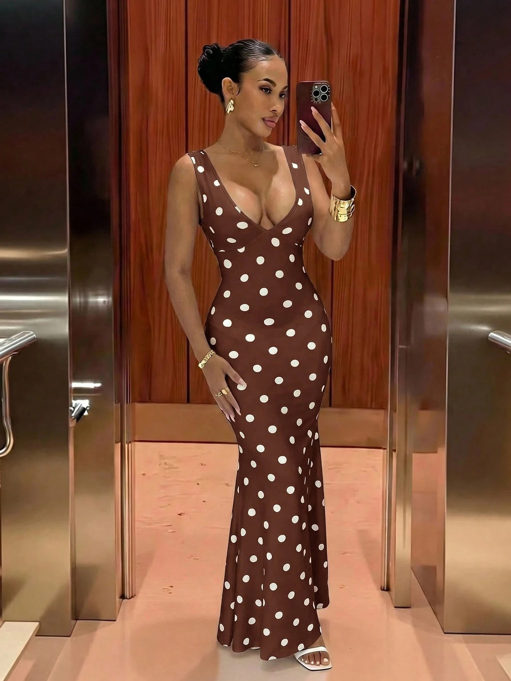 Slaydiva Deep V Neckline, Sleeveless Design, Backless Design,