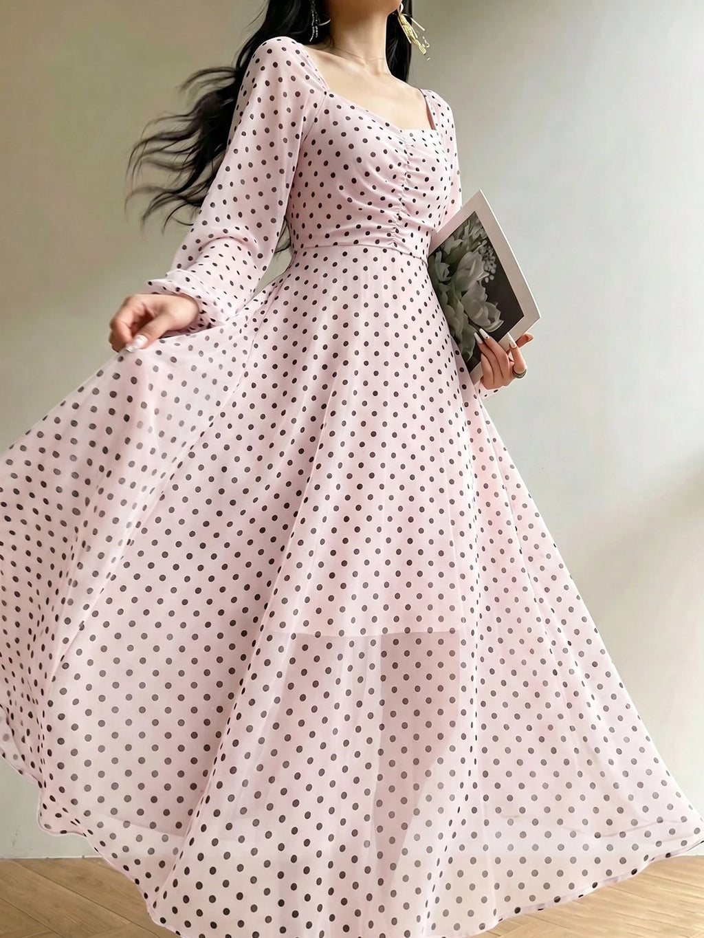 Modelyn Spring/Summer Polka Dot Cinched Cinched Waist Elegant