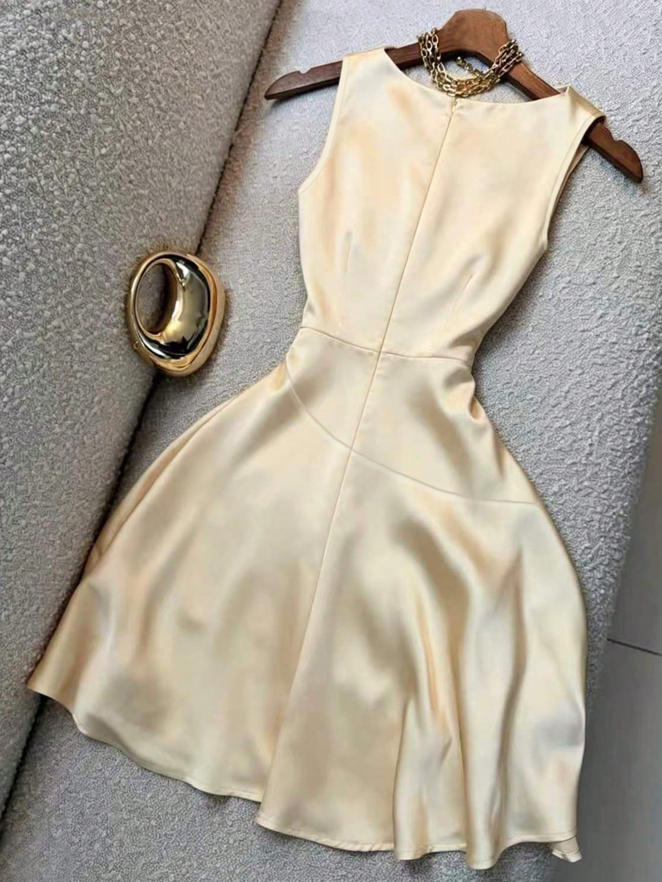 Franclia Women's Solid Color Plunging Neck Zipper Back Sleeveless Short Dress, Elegant For Spring And Summer - image 2