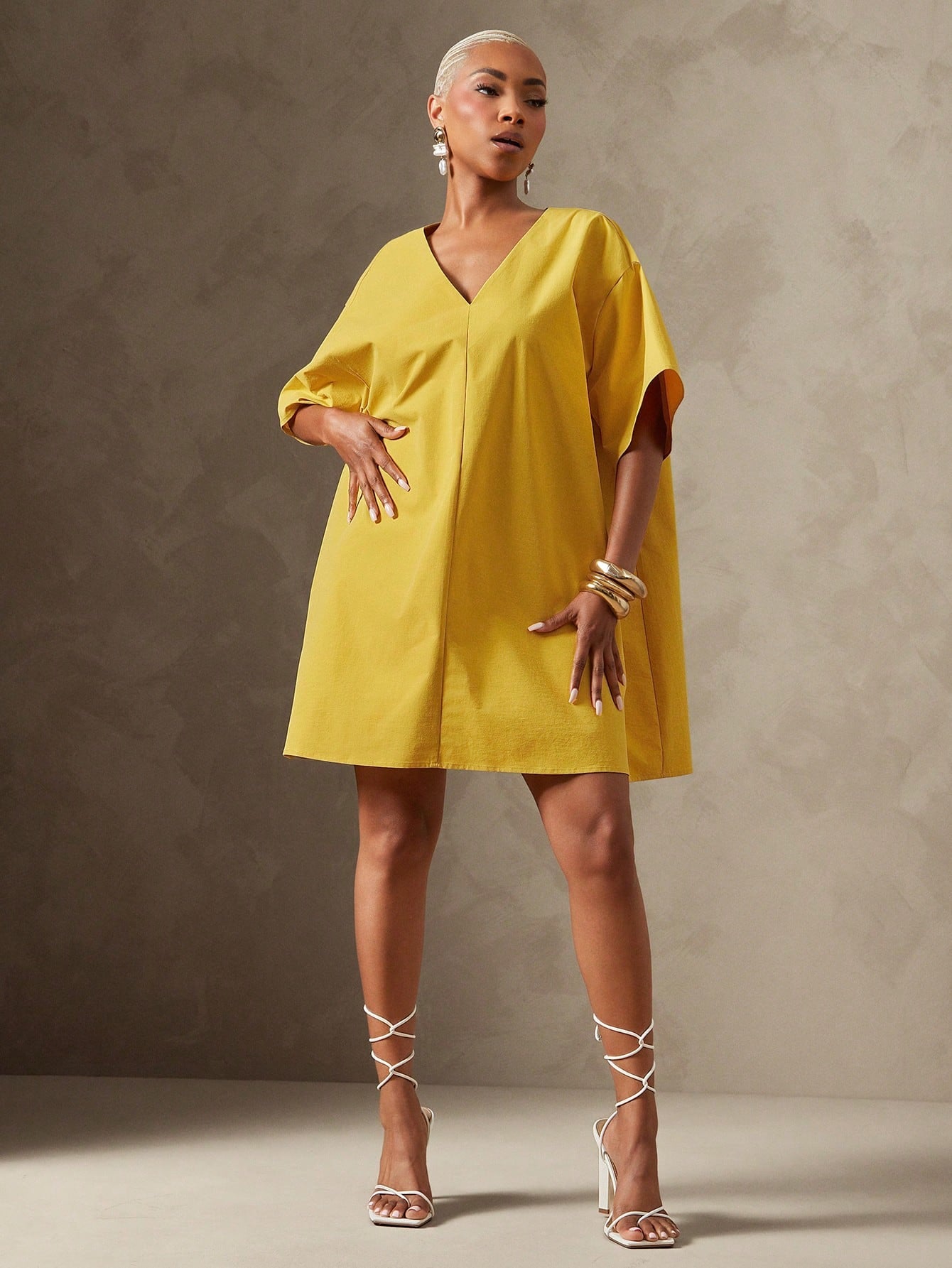 Vixey Solid Woven Drop Shoulder Sleeve Boxy Oversized Short Dress,