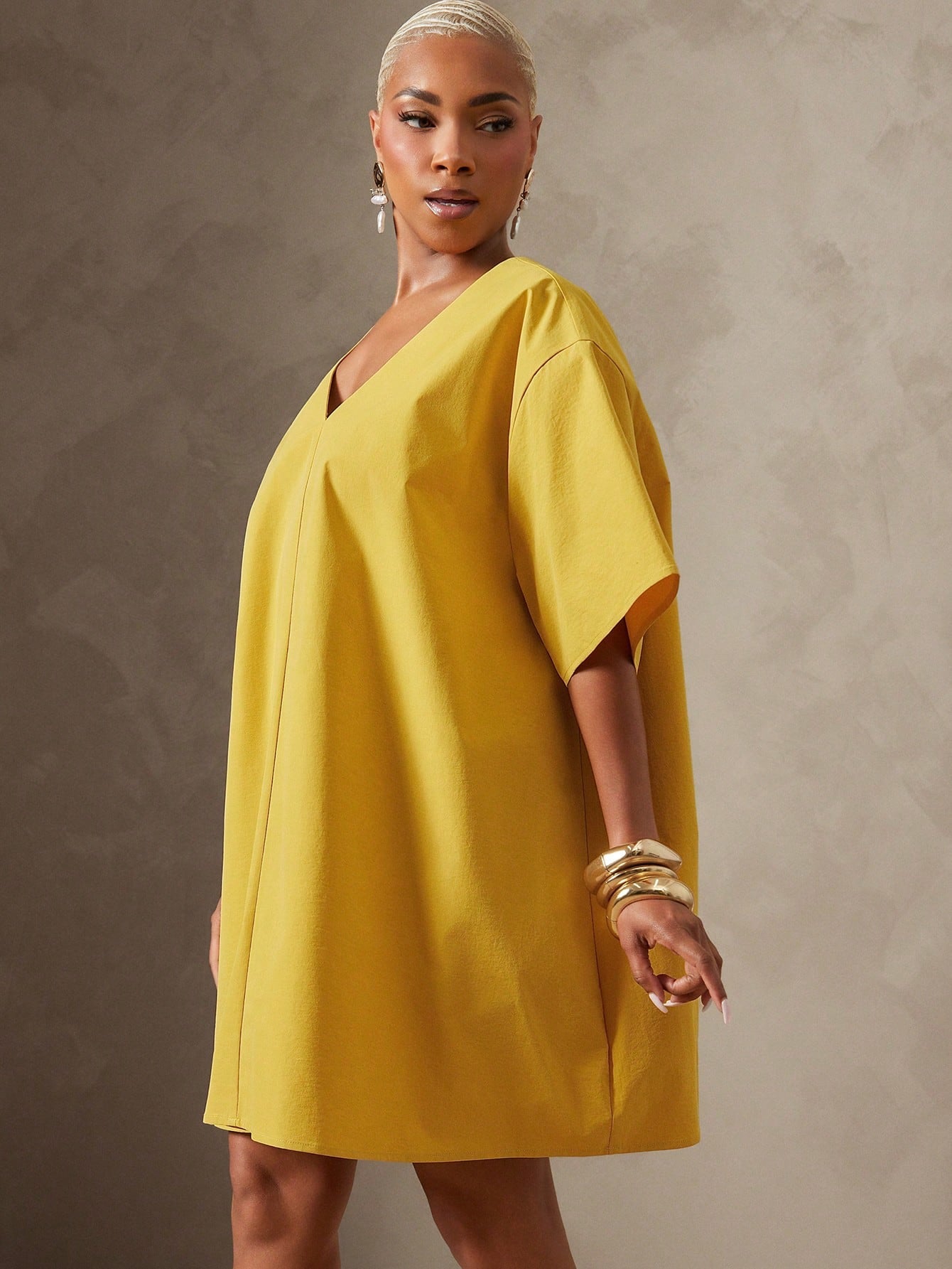 Vixey Solid Woven Drop Shoulder Sleeve Boxy Oversized Short Dress,