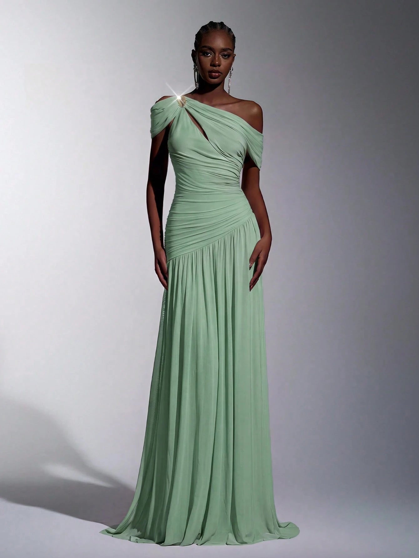 Elitara Elegant Luxurious Elastic Mesh, Handcrafted Metal Decor, Asymmetric Collar Overlay With Ruffle A-Line