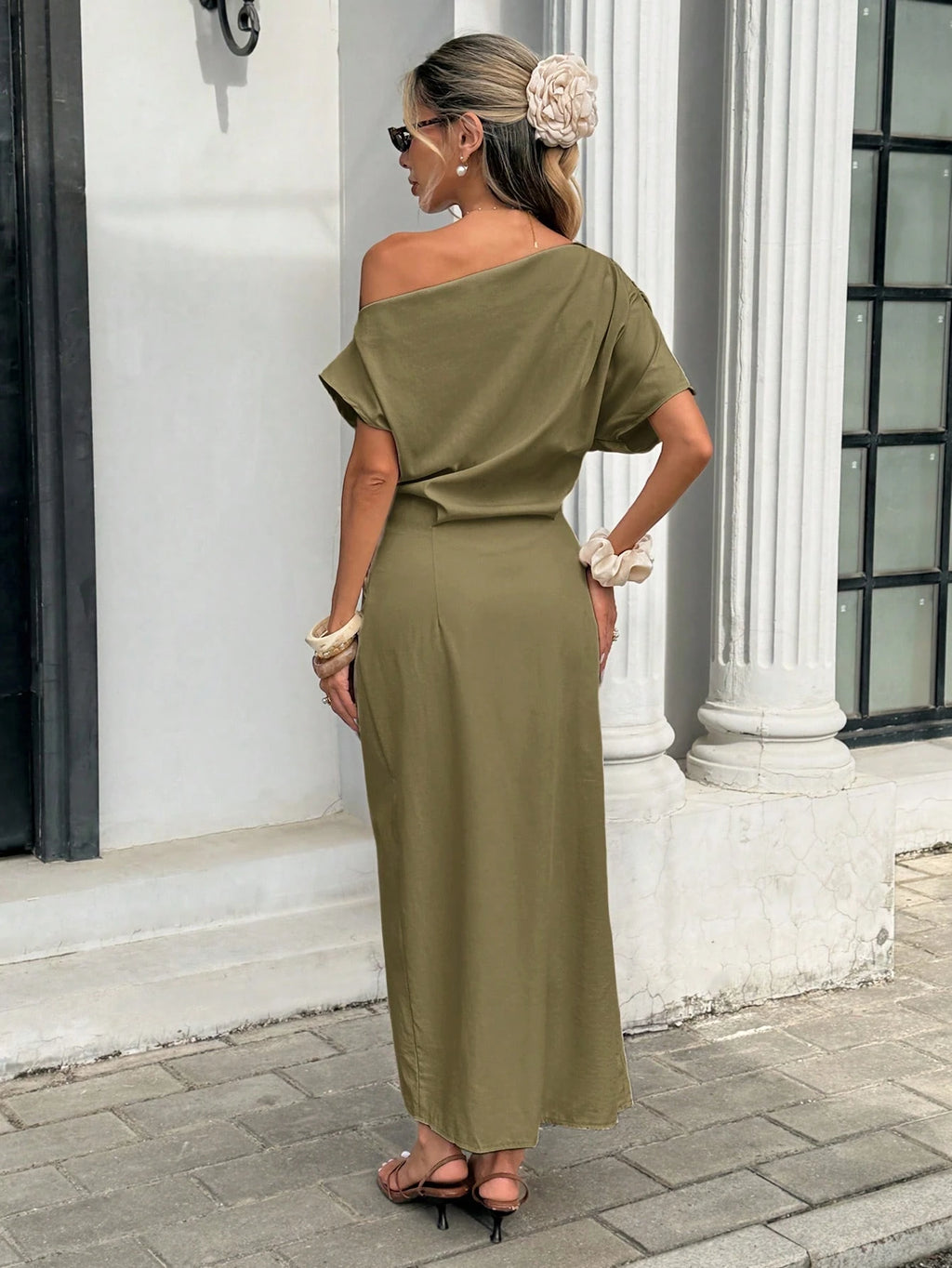 Women's Solid Color Asymmetrical Shoulder Fashionable Minimalist