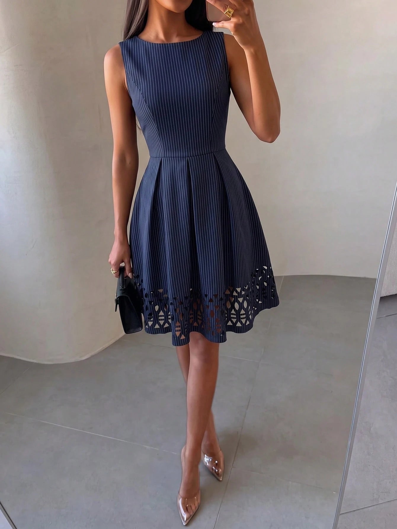 Women's Spring/Summer Apricot Sleeveless Waist-Cinching Dress